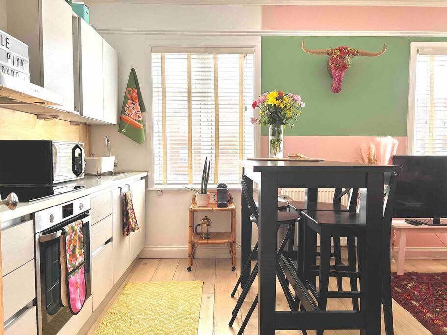 Holiday home Artsy House In Southeast London